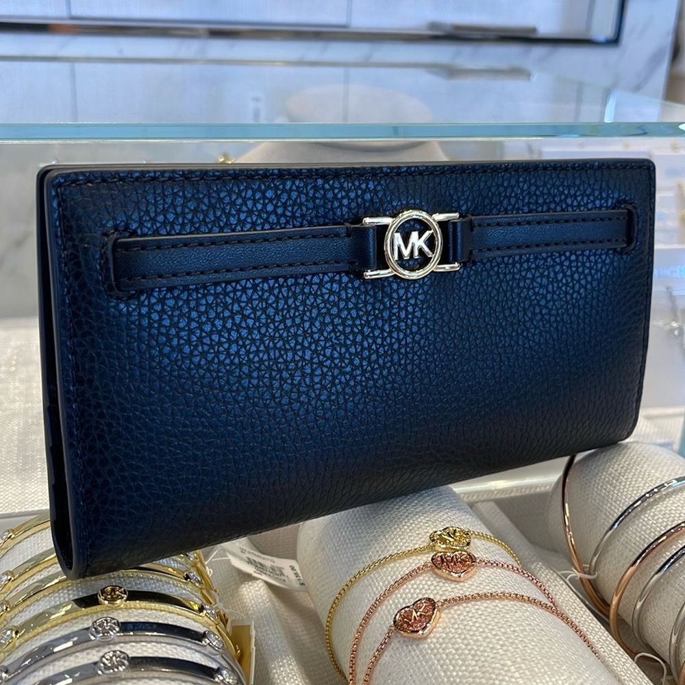Michael Kors Reed Large Bifold Pebbled Leather Snap Wallet Card Case 
Black 
NWT - Picture 5 of 16